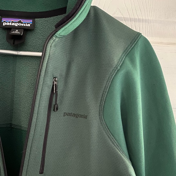 Patagonia Fleece Performance Pullover Half Zip - Picture 5 of 7